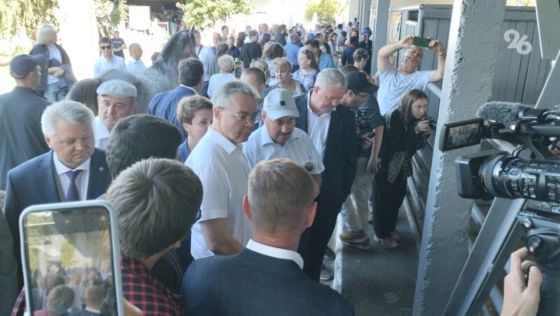    На выставке с утра было многолюдно Фото: Андрей Шворнев / / ИА «Победа26»