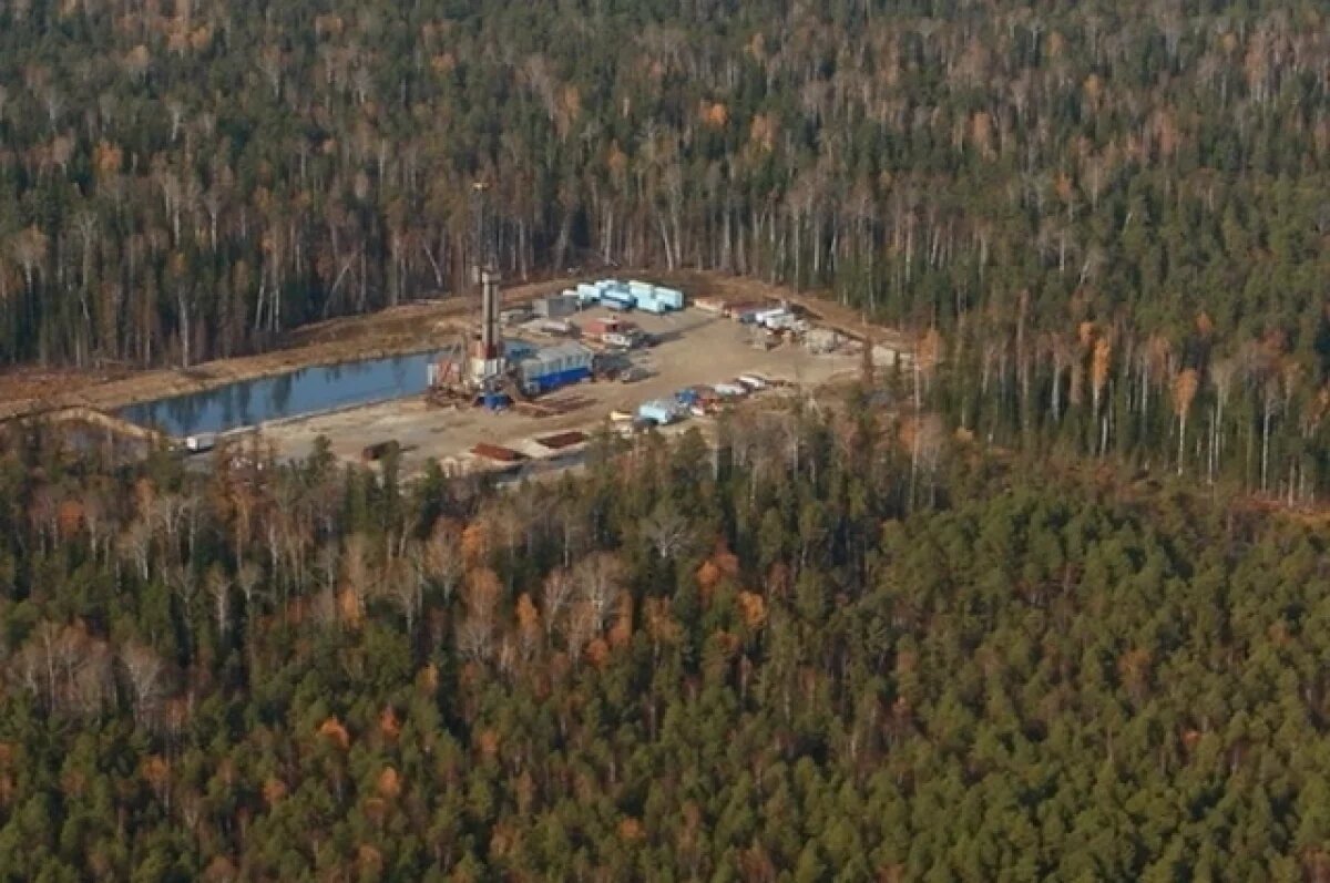    Владимир Мазур поздравил нефтяников и газовиков с их праздником