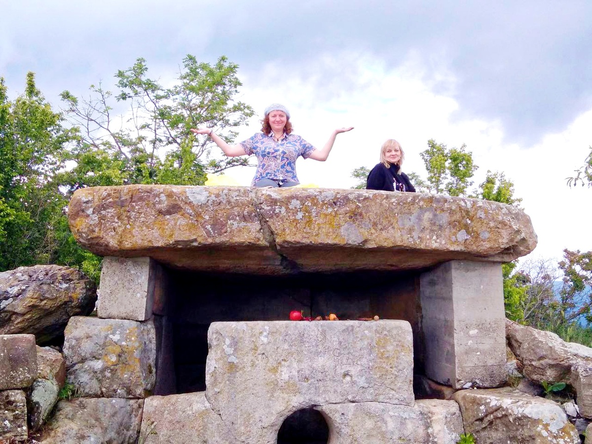 Гора Нексис. Лунный (Радужный) дольмен.