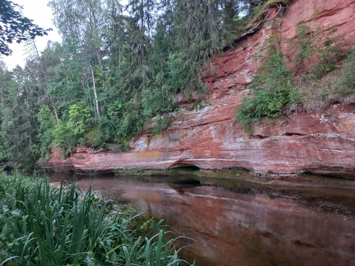 Сейчас левого берега нет! Смыло мостки, одна грязь и тина...