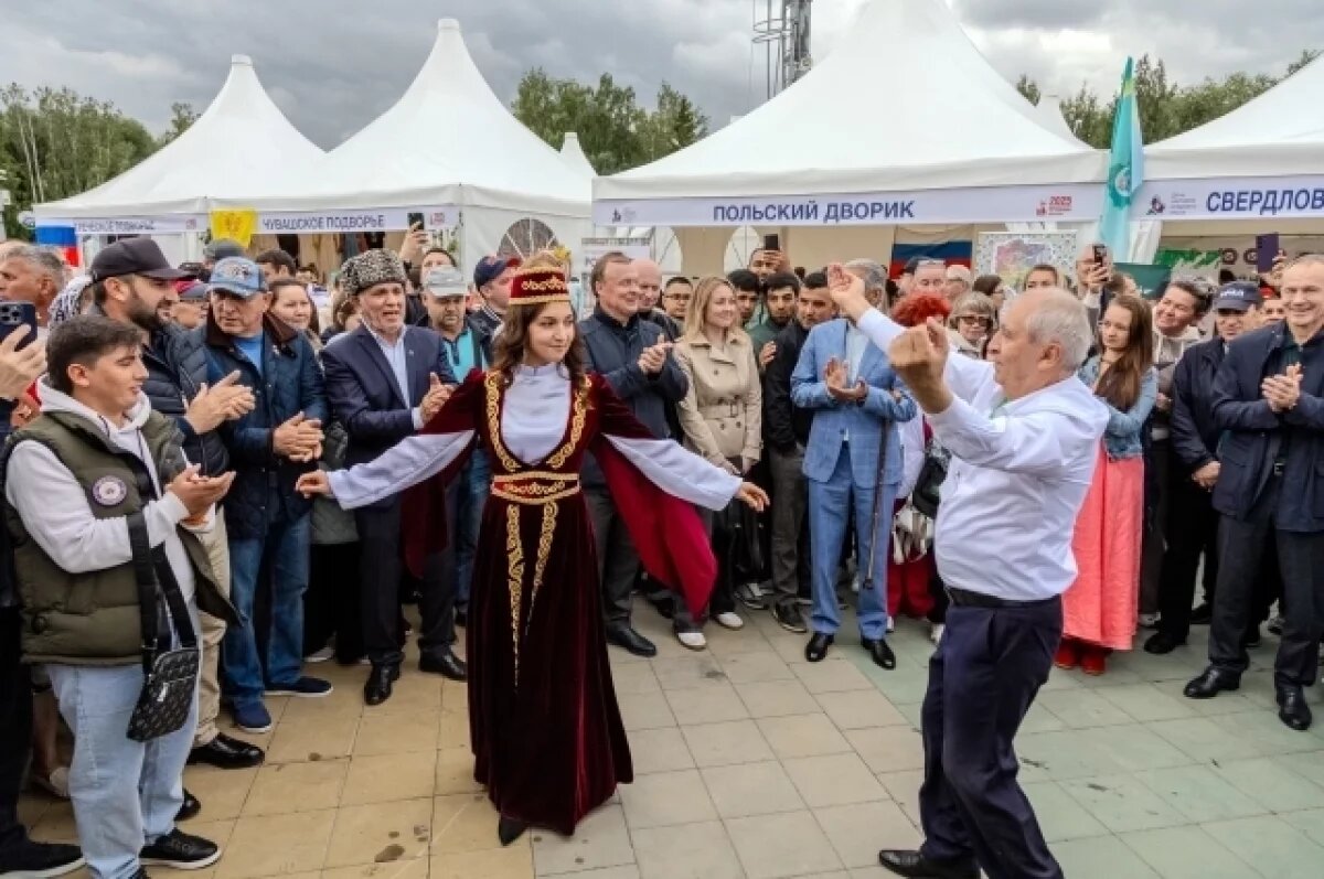    Паслер обратился к землякам в связи с Днём народов Среднего Урала