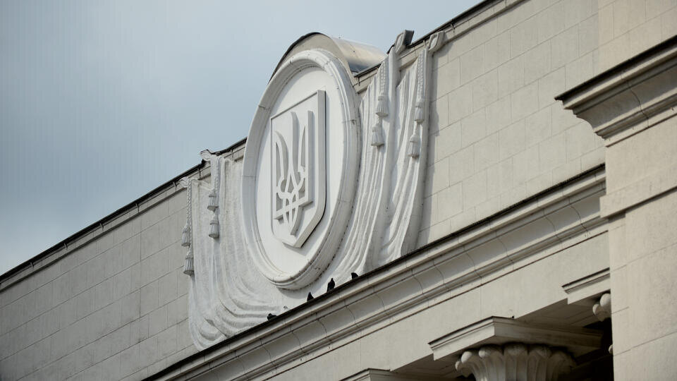     Депутат Рады назвал выезд молодежи за рубеж выстрелом в ногу Украины WWW.SMIRNOVIVAN.RU/Тарас Петренко
