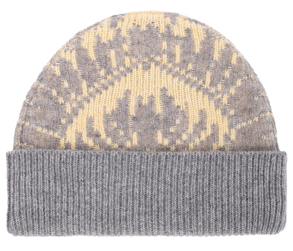 Шапка Этро в серо-кремовом цвете.