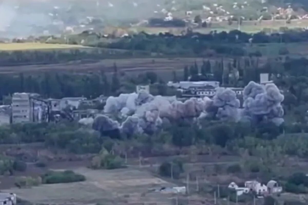    По центру принятия решений.