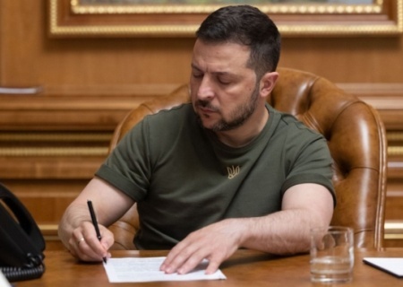    Диагноз — недоговороспособен. Зачем Зеленский узаконил термин "Рашизм"