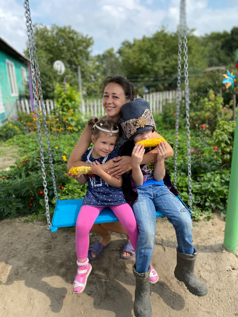 Я с моими главными героями. Фото автора.