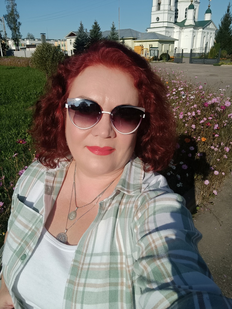 Это я бегу с педикюра на новых лапках😊