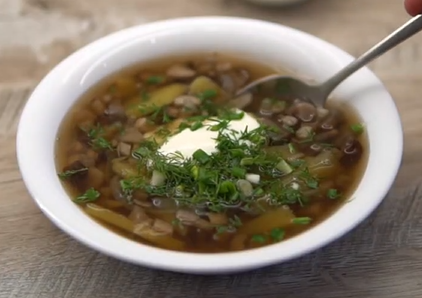 Секрет густого аромата: грибная похлёбка из лесных грибов