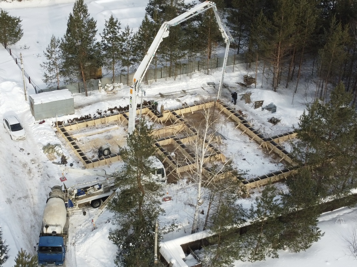 Процесс залития фундамента на одном из наших объектов зимой 2024-2025 г