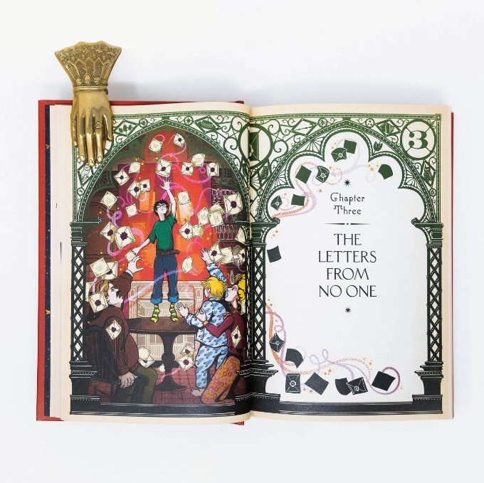 «Гарри Поттер и Философский камень» от Studio MinaLima. Фото с сайта: minalima.com