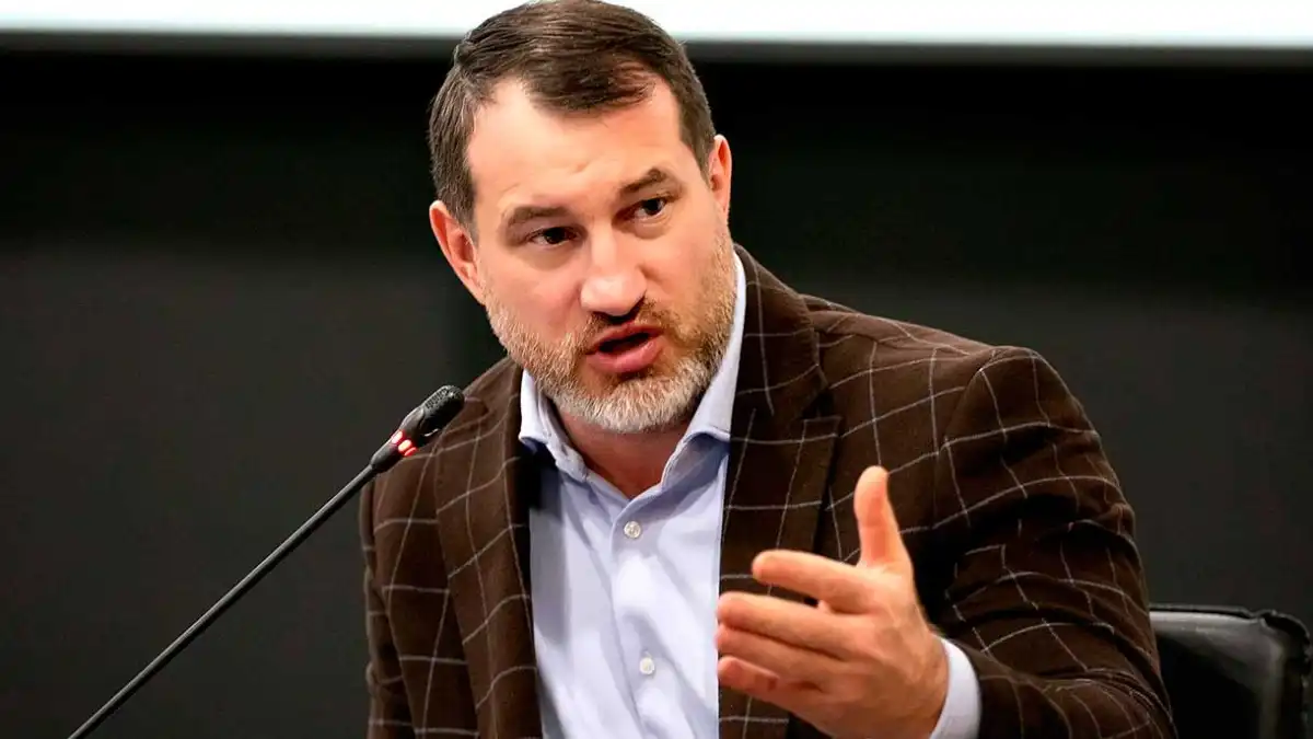 Фото: kirovets-ptz.comСергей Серебряков — директор Петербургского тракторного завода, гендиректор ГК «Кировский завод»