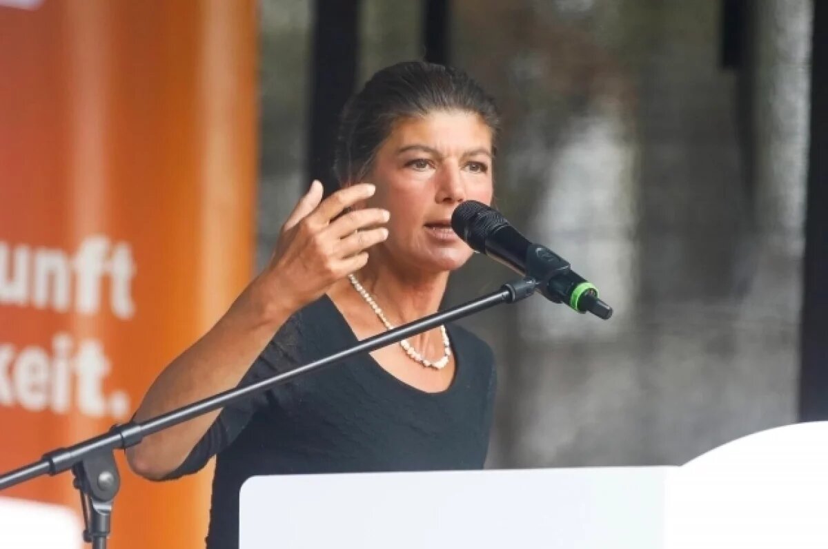    Вагенкнехт: ФРГ может стать стороной конфликта, отправив войска на Украину