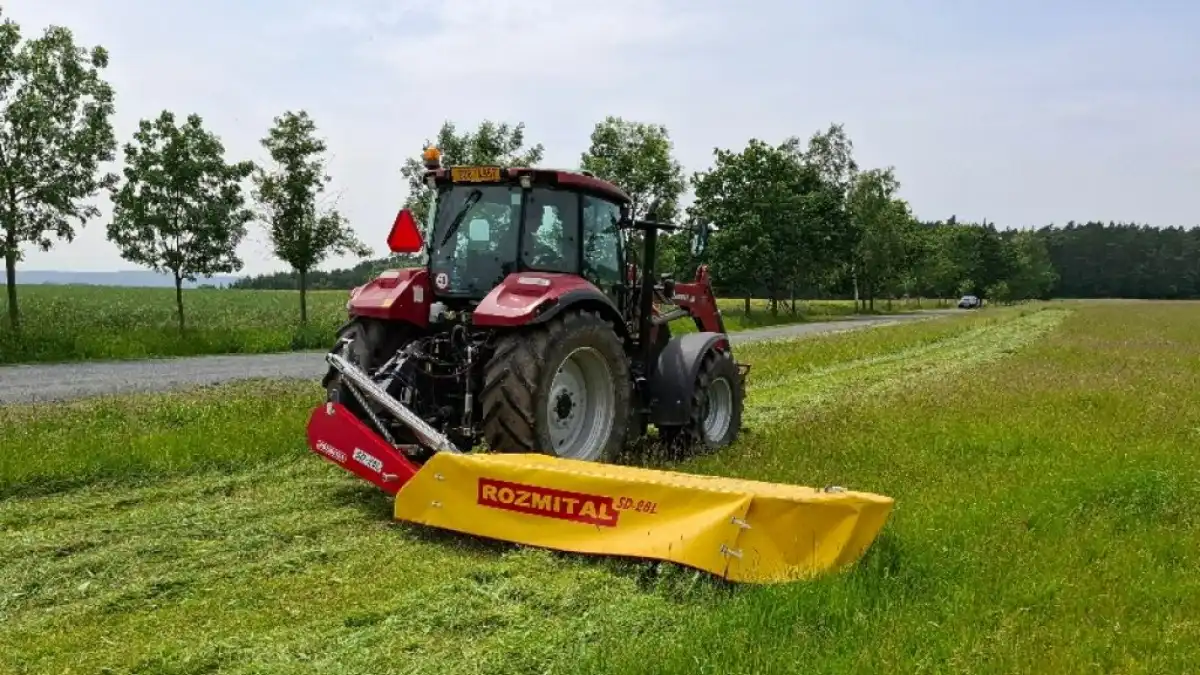 Фото: rozmital.com / RozmitalНовая фронтальная дисковая косилка Rozmital SD-28L