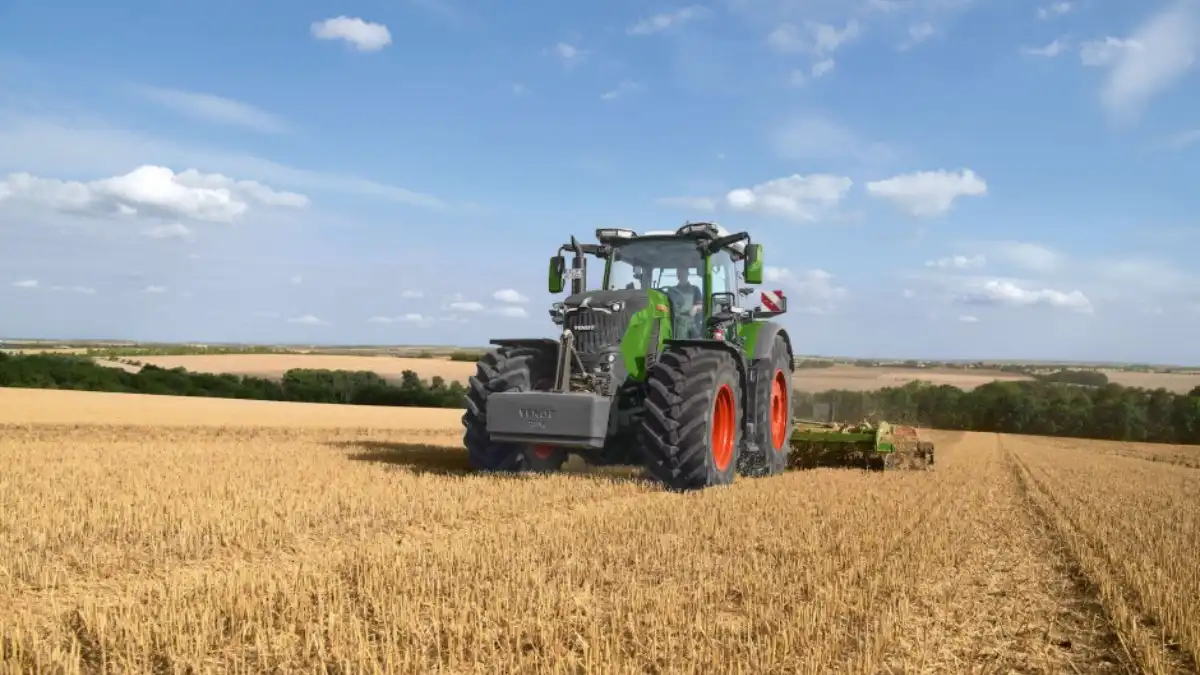 Фото: © Karol Hołownia / PTWP / kh / farmer plНовый трактор Fendt 800 Vario
