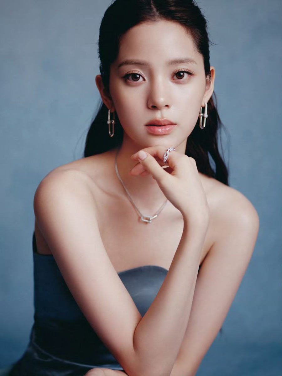 Актриса Оуян Нана, 25 лет...