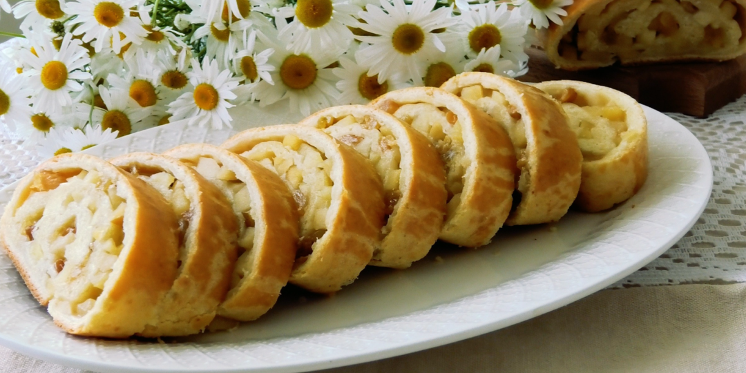 Рулет к чаю с яблоками