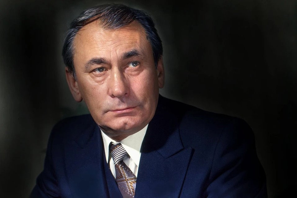 Владимир Яковлевич Самойлов — советский и российский актёр театра и кино