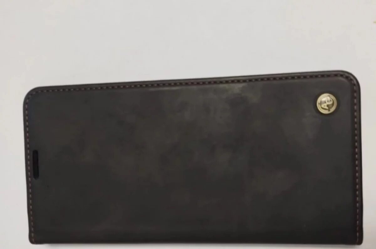    В Тверской области мужчина украл телефон и кошелек у настоятеля храма