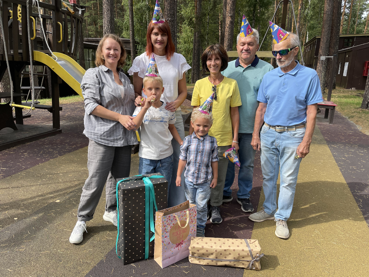 Семья большая - подарков всегда было много