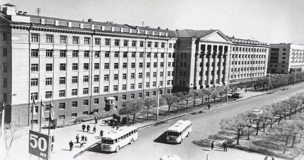 Листайте вправо