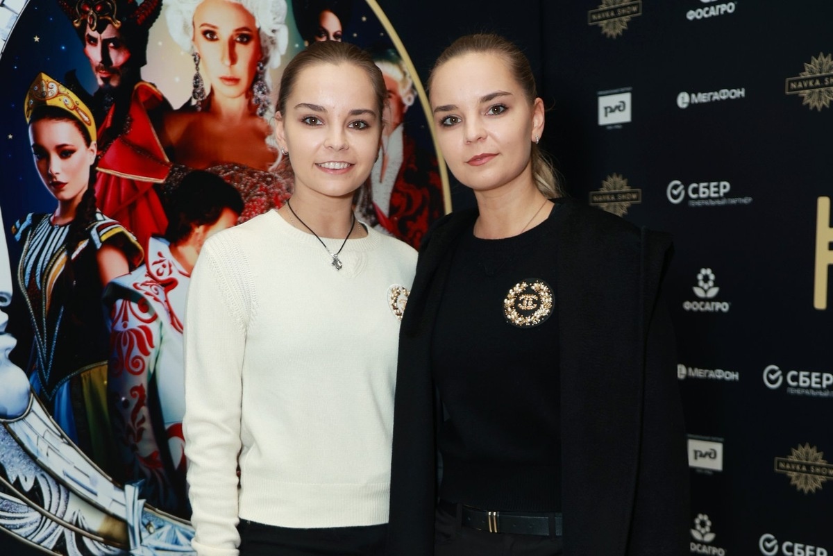 Дина Аверина и Арина Аверина в 2023 году