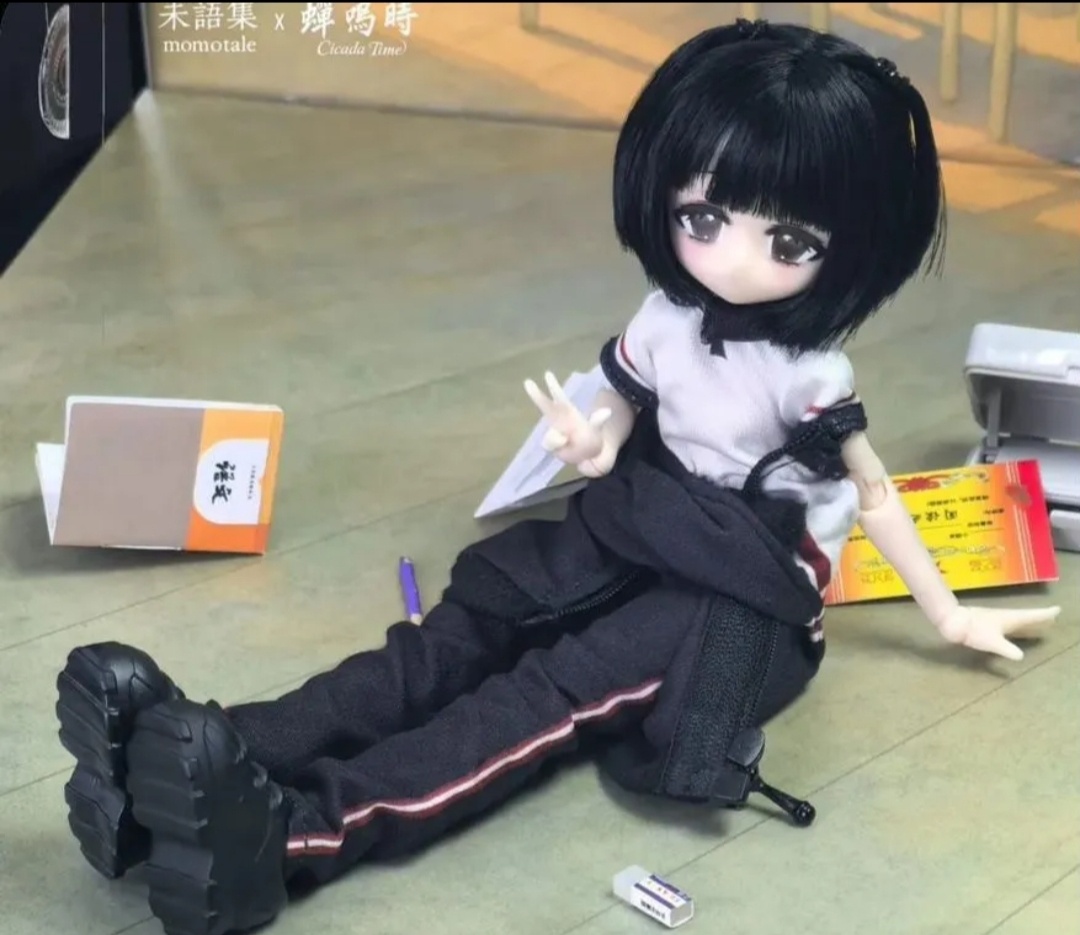 Она похожа на Хотару Томое из Сейлормун. Жаль, что глаза не сиреневые, а серые