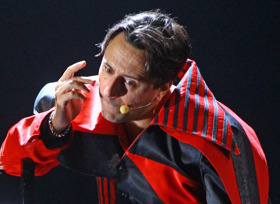    Премьерный спектакль «Кара Карамазовых». Дьявол (Максим Копылов). Фото: АиФ/ Сергей ЮРЬЕВ