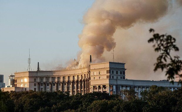    «С почином!». Кабмин в Киеве стал жертвой работы украинской ПВО