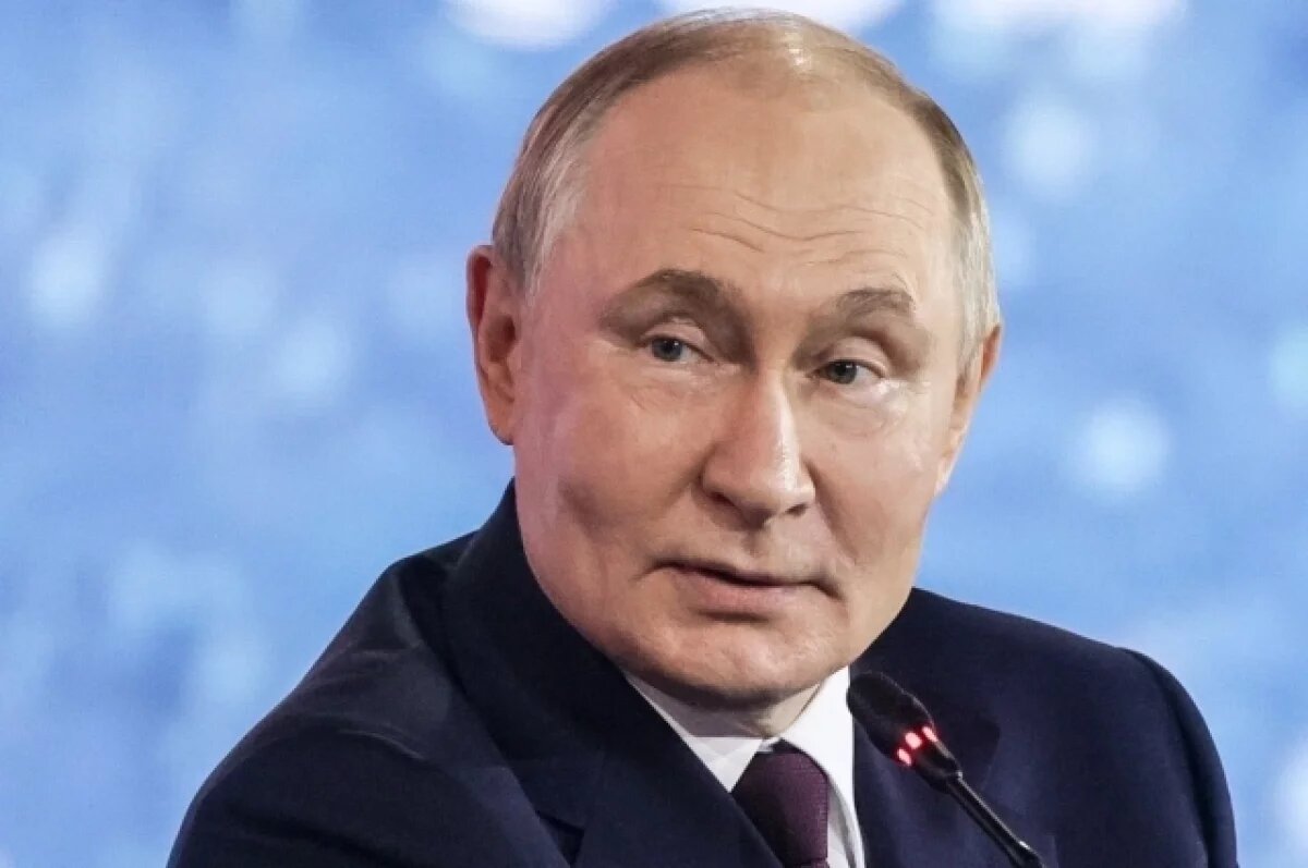    Президент Владимир Путин наградил жителей Башкирии госнаградами