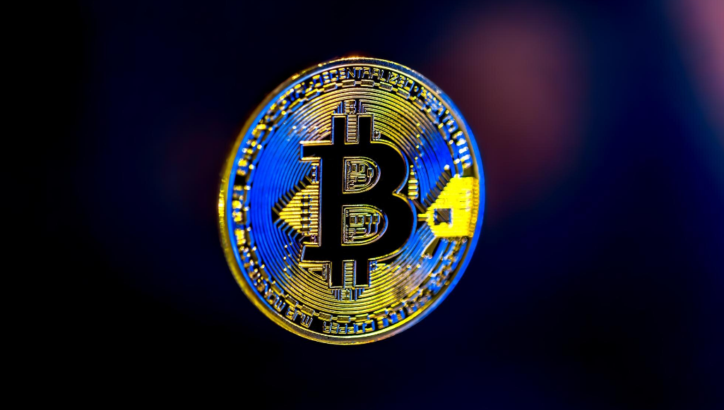 Где выгодно обменять криптовалюту и купить биткоин за рубли в 2025 году
