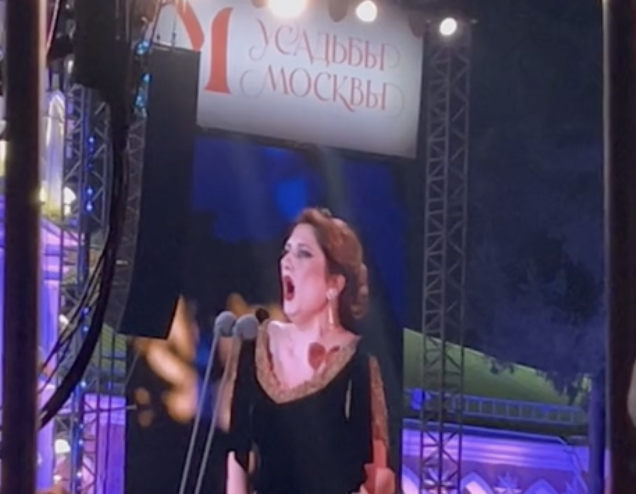 Смотрим из-за решётки