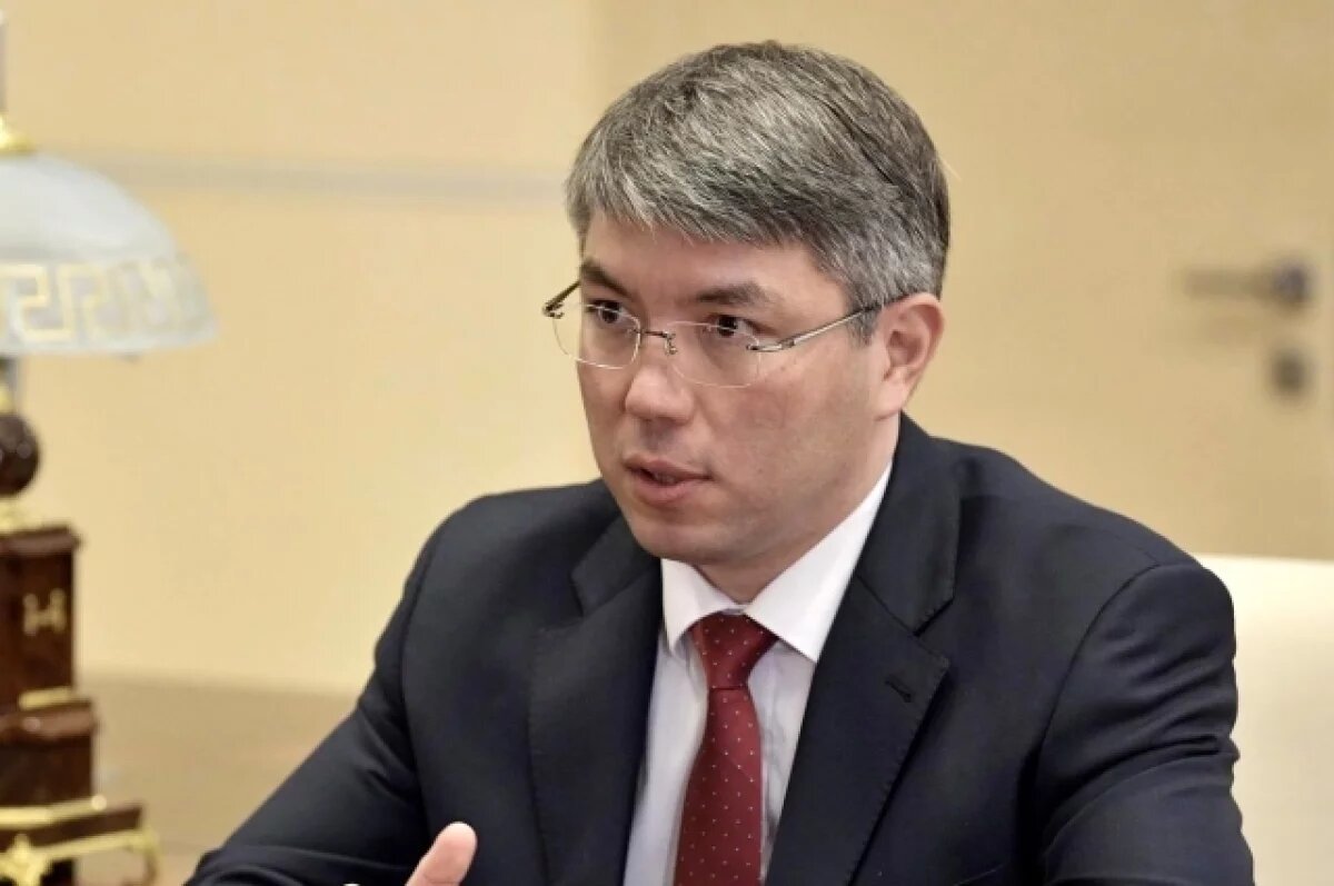    Глава Бурятии Цыденов исполнит мечту курсанток, встретившихся с Путиным