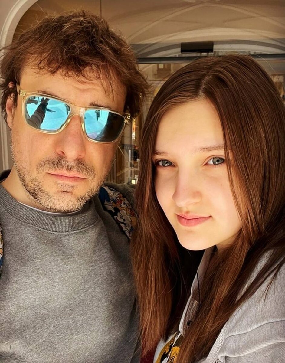 Евгений Цыганов с дочерью Софией. Фото: соцсети