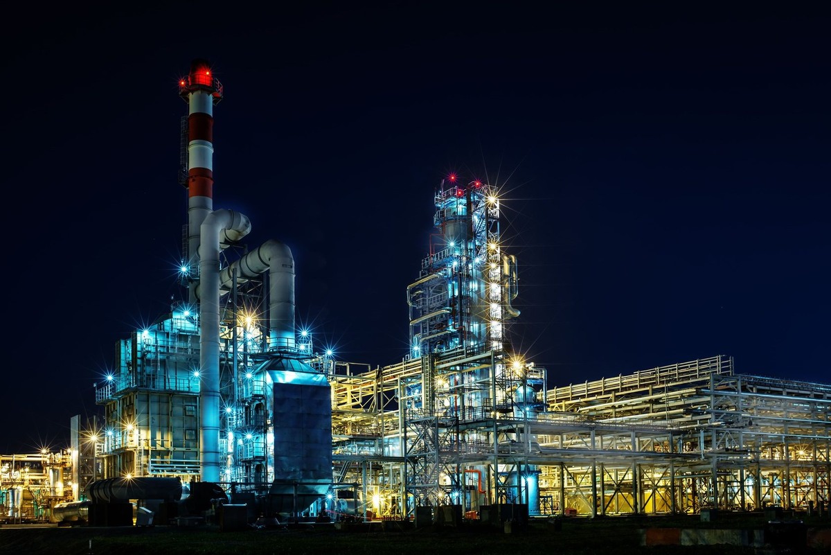 нефтеперерабатывающий завод