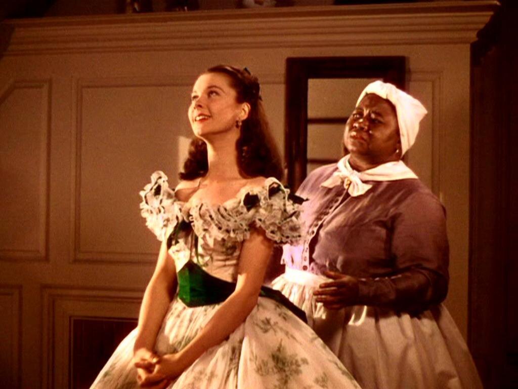 Юная, мечтательная Скарлетт перед приемом в Двенадцати дубах (Фото: Яндекс Картинки)