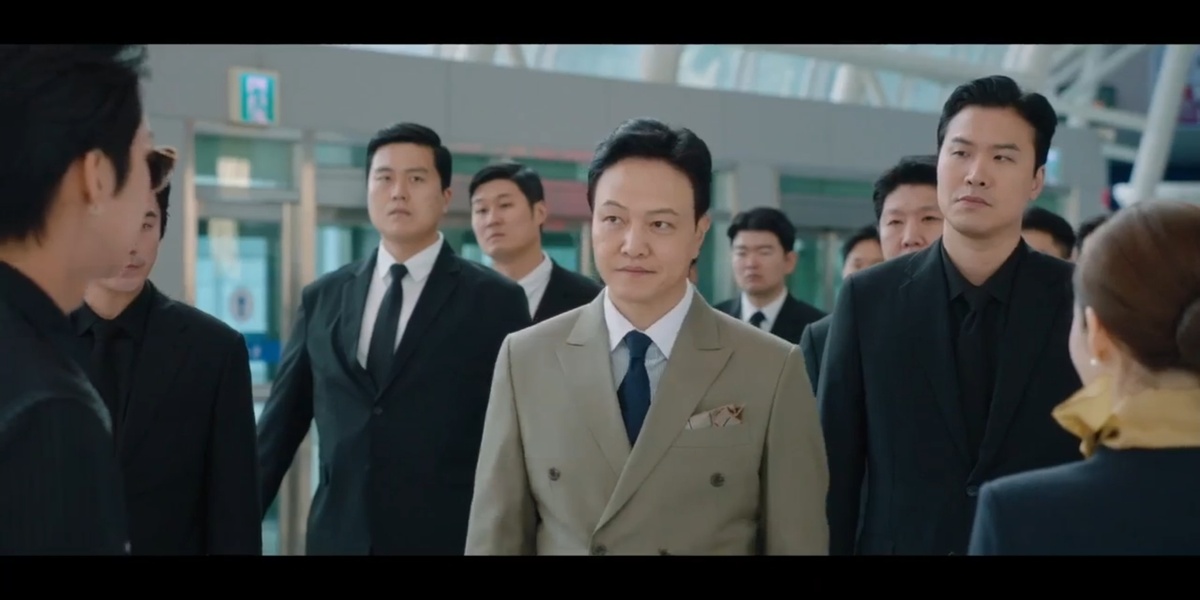 Чон Ун Ин хоть раз доброго человека сыграл? А то мне попадаются только дорамы, где он злодейский злодей