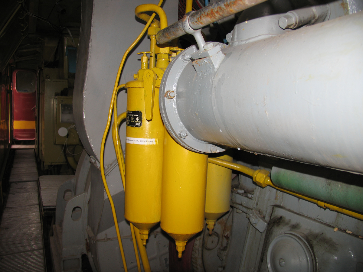 Фильтры тонкой очистки топлива на тепловозе ТЭП70