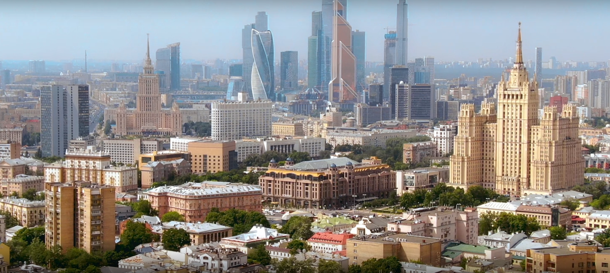 Средняя зарплата в Москве в 2025 году приблизилась к 200 тысячам рублей в месяц. Но много ли это для среднестатистического москвича.