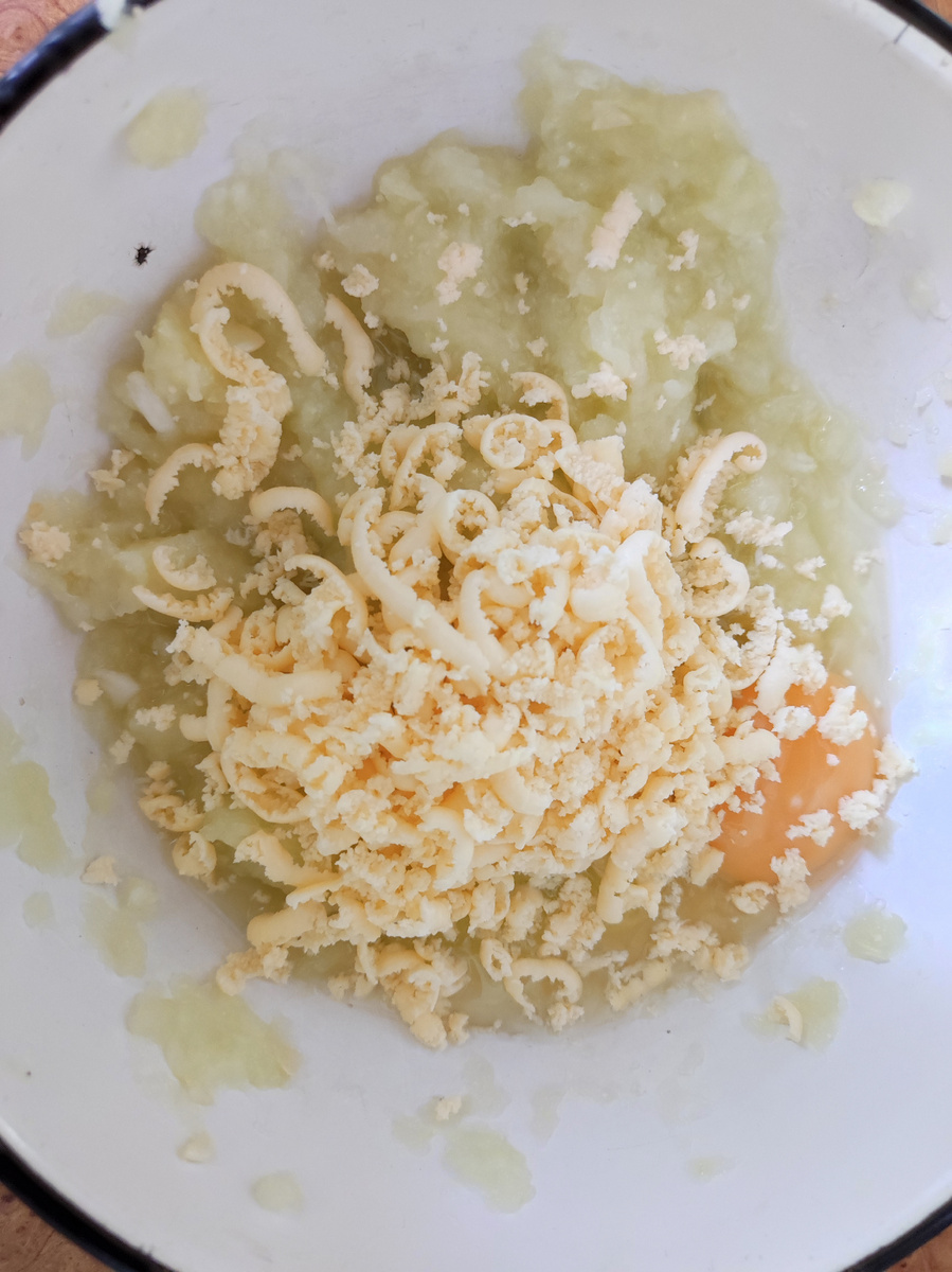 Делаю тесто. Фото автора.