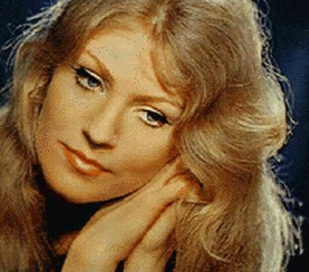 «Надежда»: история музыкального символа эпохи