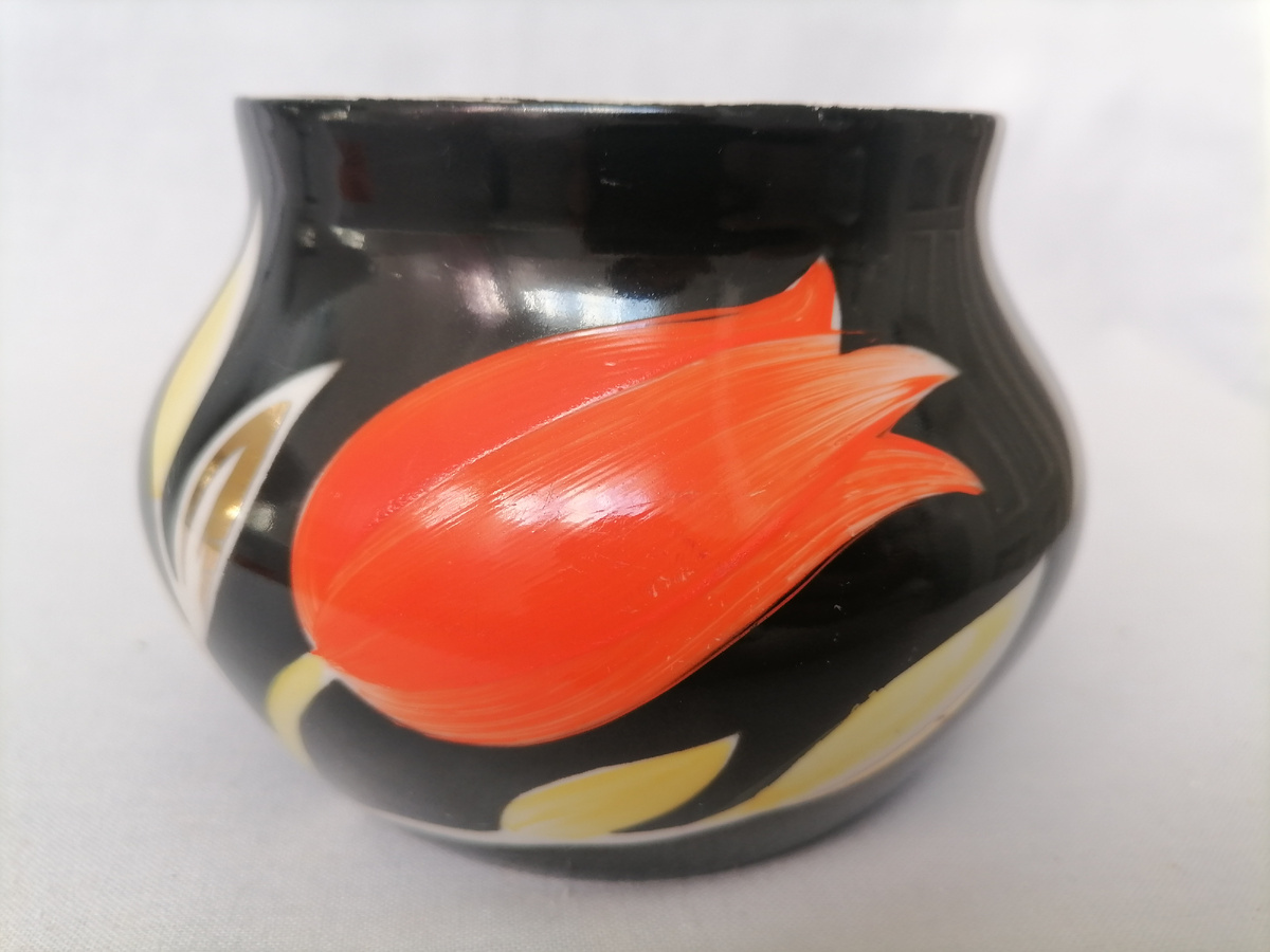 Личное фото автора. Сахарница. Красный тюльпан. Дулево. Автор- П.В. Леонов (?)