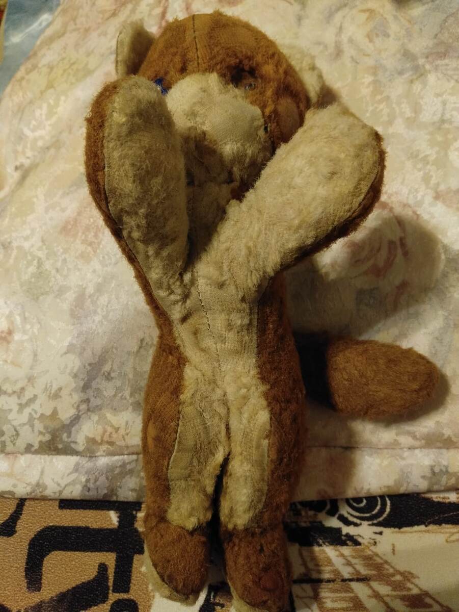 Разумеется, с ним никто уже не играет.