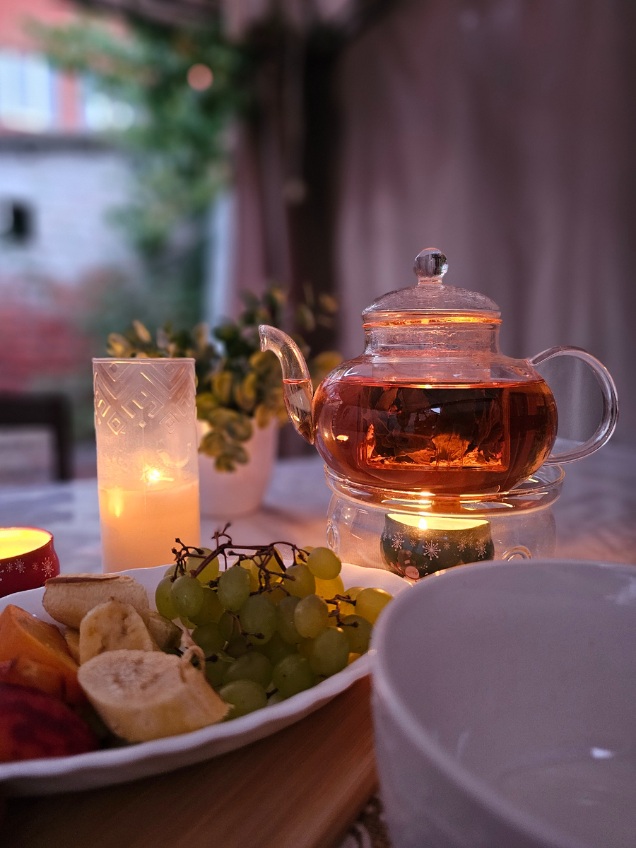 Убрав двор,приложив не мало усилий и потратив целый день,наконец-то можно расслабится)