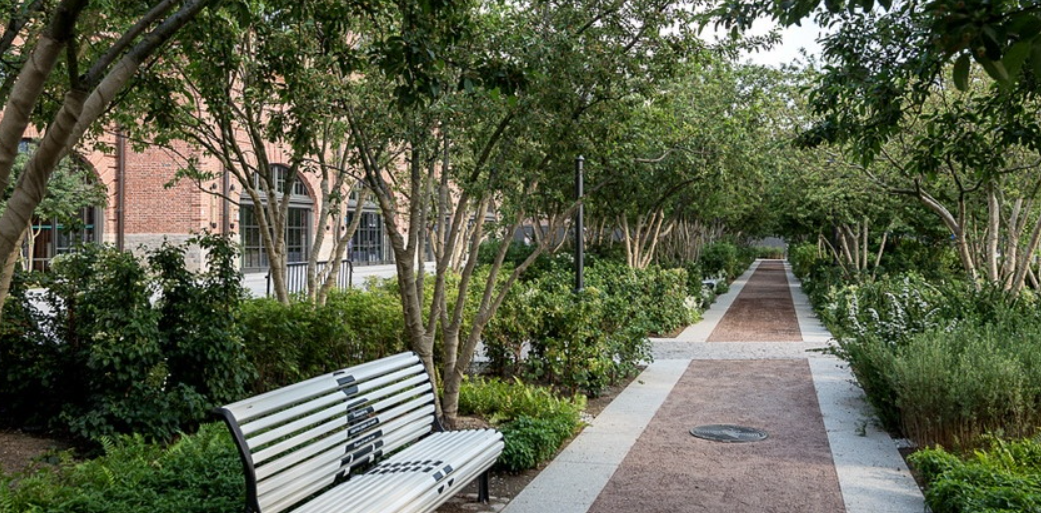 Новая Голландия, сад возле 12 дома, фото с официального сайта общественного пространства