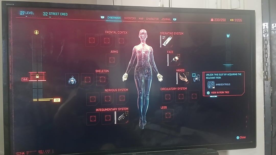    Геймер прошёл Cyberpunk 2077 без имплантов и прокачки. Он не понял, как их установить