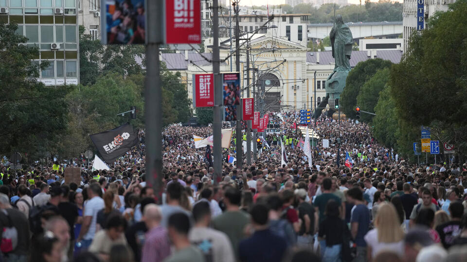     На митинги в поддержку президента Сербии вышло более 126 тысяч человек AP/TASS