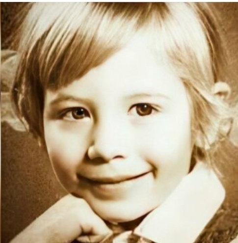 Актриса в детстве