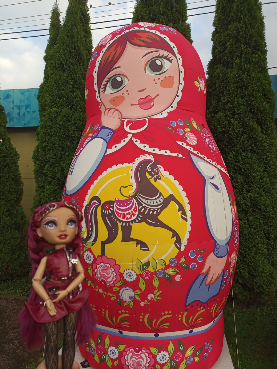 Мила и матрешки. 