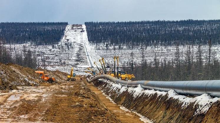    ПАО "ГАЗПРОМ" Газопровод «Сила Сибири» протяженностью 2159 км строился шесть лет, объем инвестиций составил 12,1 млрд долларов. Проект «Сила Сибири — 2» будет длиннее и дороже