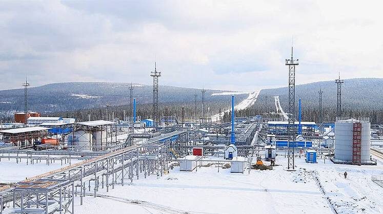     Вторая очередь магистрального экспортного газопровода «Сила Сибири» дотянулась да Ковыктинского месторождения в Иркутской области в декабре 2022 года. Еще через два года «Сила Сибири» вышла на проектную мощность — 38 млрд кубометров газа в годовом выражении